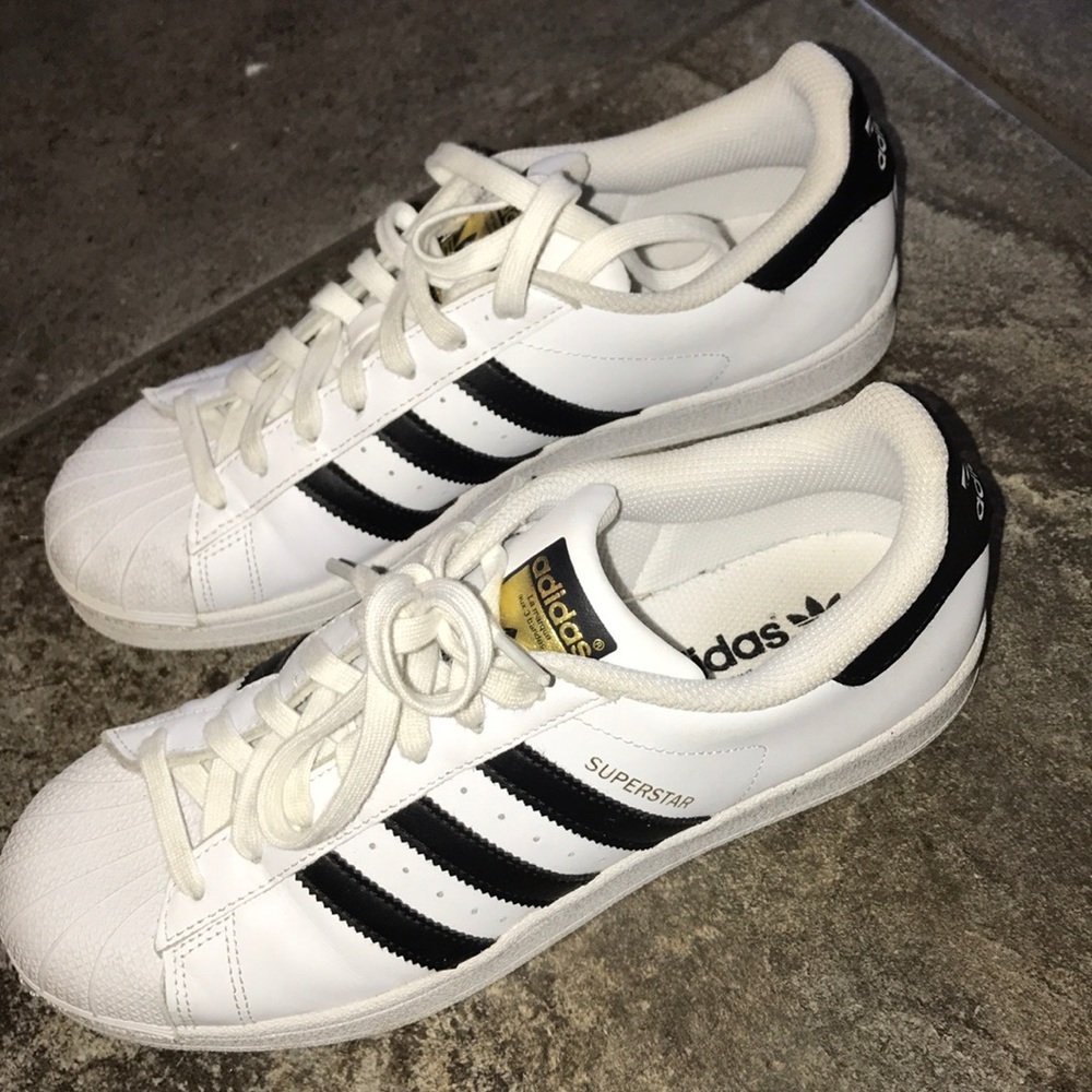 Adidas superstars size 9.5